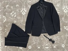 Calvin Klein Men  s Slim Fit Black Tuxedo Jacket 38 S Pants 32x28 W/ Bow Tie