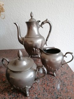 Geschirr aus Zinn