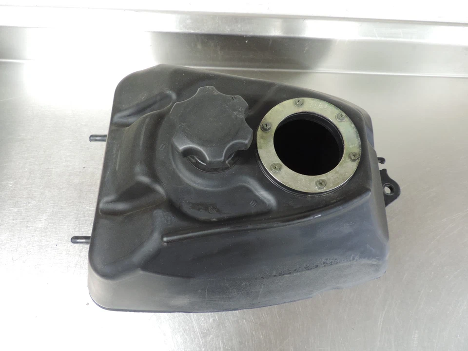 Крышка топливного бака 2011 Arctic Cat XC 450 XC450 - Изображение 2 из 4