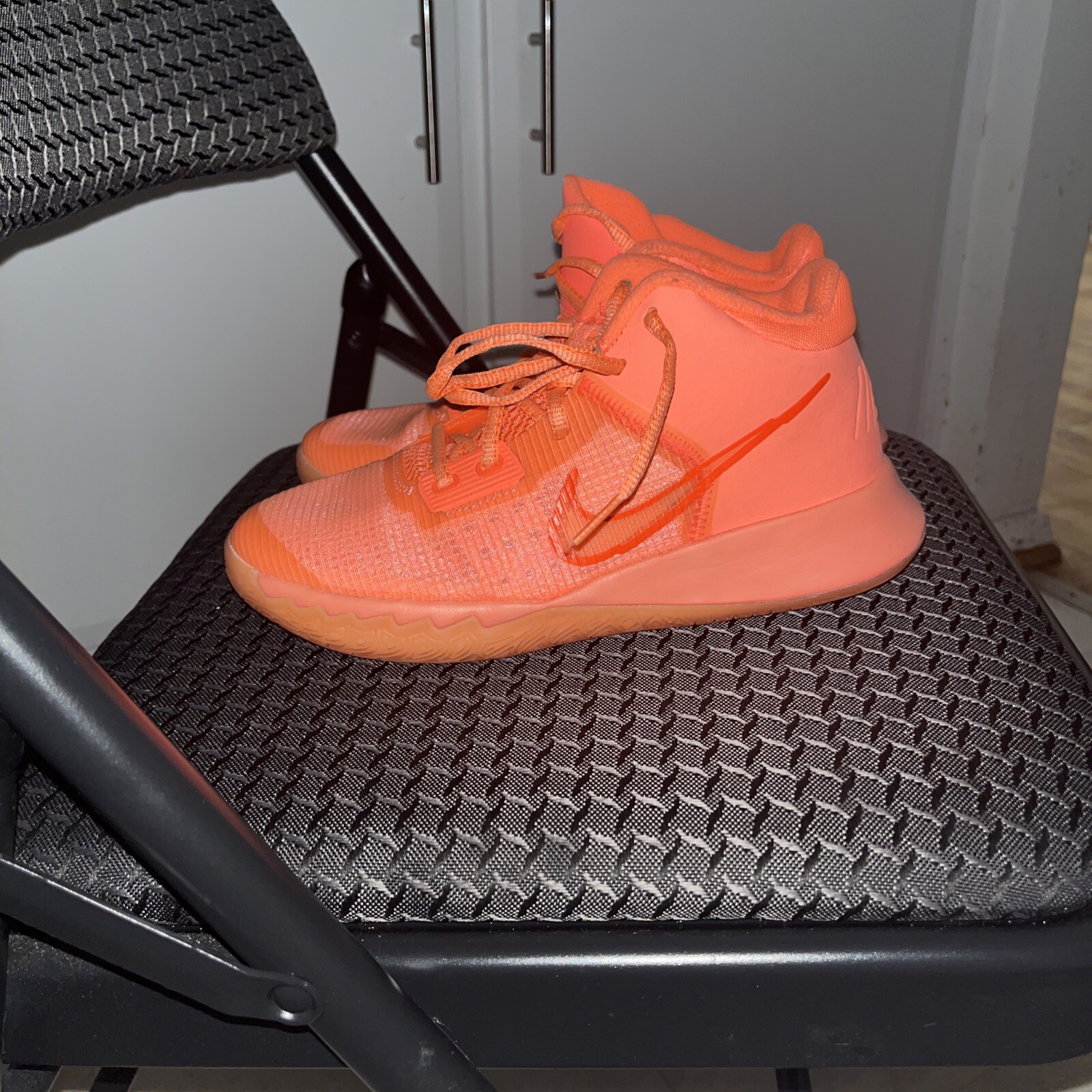 kyrie flytrap 4 bright mango