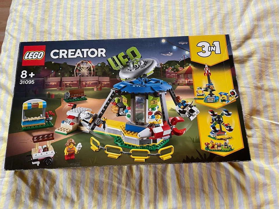 LEGO Creator 31095 Fairground Carousel, photo 1 sur 2