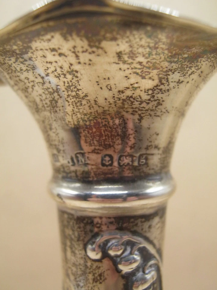 Jarrón Birmingham 1904 de plata esterlina con diseño Art Nouveau de flores - #1 Foto 2 de 4