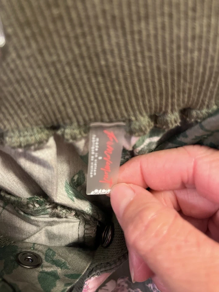 Movimiento Free People Mesmerize Me Carga Floral Verde Oliva y Rosa Talla S Foto 3 de 4