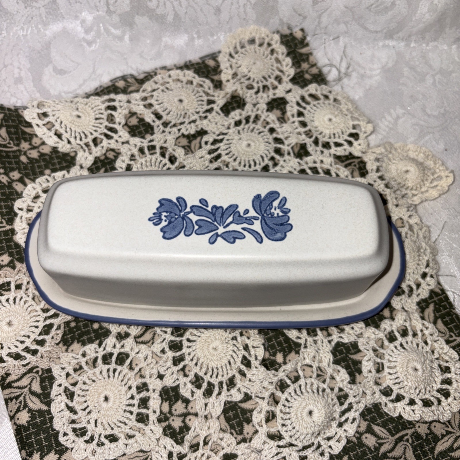 Pfaltzgraff Stoneware Yorktowne Covered Butter Dish USA Retired 028