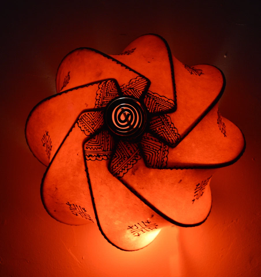 Accesorio de luz de techo de henna marroquí piel de cabra elegante hecha a mano decoración del hogar naranja Foto 4 de 4