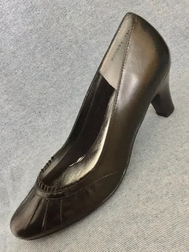 Fitzwell Black Leather Pumps Heels Pleated Toe sz 7 M - Picture 2 of 7