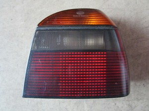 HELLA Rückleuchte rechts VW Golf 3 VR6 GTI Rücklicht Leuchte SCHWARZ 1H6945112B