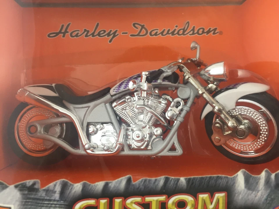 Metal Maxx Harley Davidson Motorcycle 1:17 Die Cast Replica FXSTD Softail Deuce - Image 3 of 4