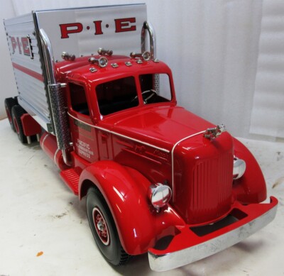 Pacific Intermountain Express Dromedary Truck & Trailer | eBay