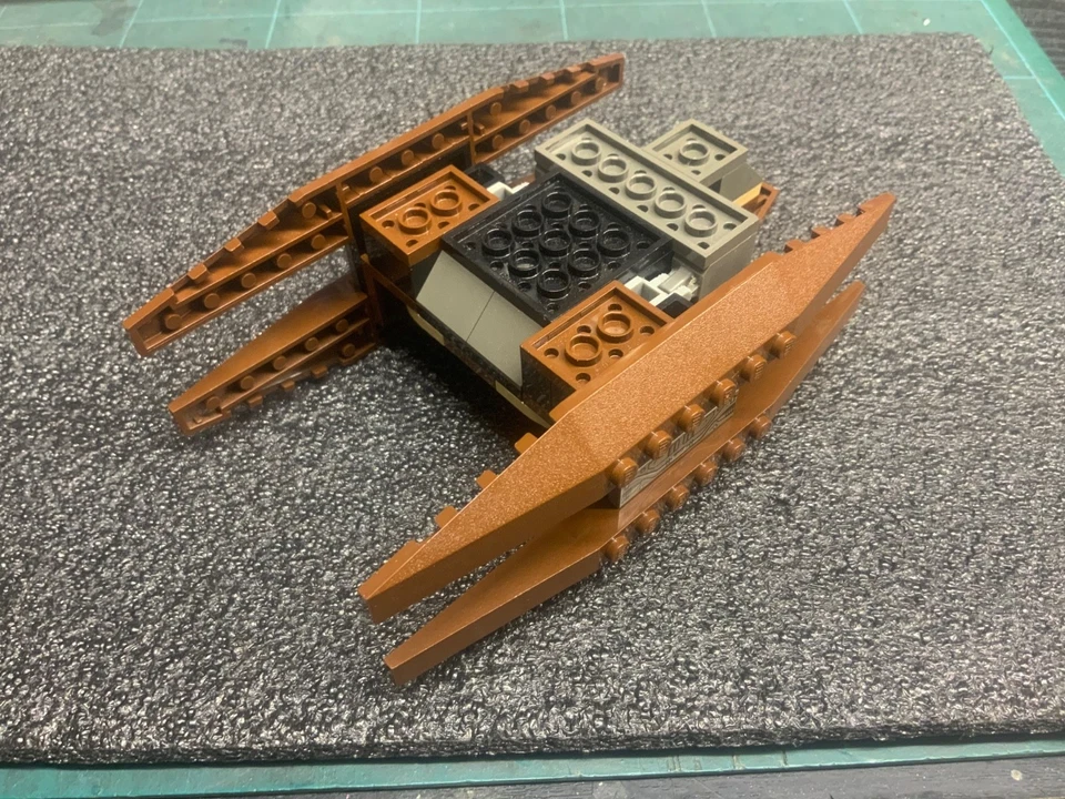 LEGO Star Wars 7111 Droid Fighter, photo 2 of 3