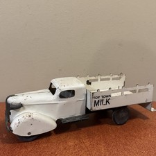 Vintage 1930  s Wyandotte Pressed Steel Toy Town Milk Toy Truck White Nice Shape
