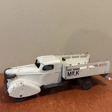 Vintage 1930’s Wyandotte Pressed Steel Toy Town Milk Toy Truck White Nice Shape
