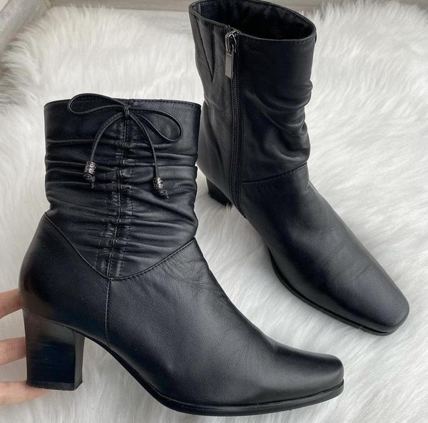 Women Vintage stories Boots Black Leather 37