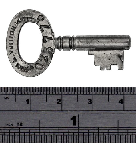 LOUIS VUITTON Steamer Trunk Key Code '023773' Pre-1931 40mm Antique - ref.k173 - Picture 5 of 5