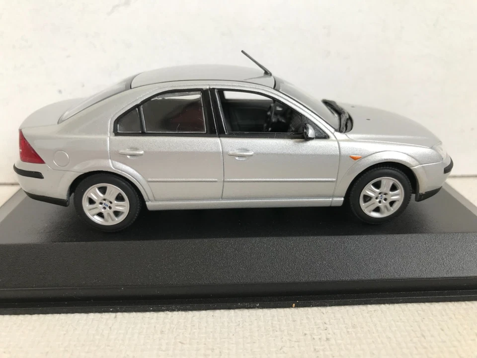FORD Mondeo III Silver  1:43 Minichamps - Image 4 of 4