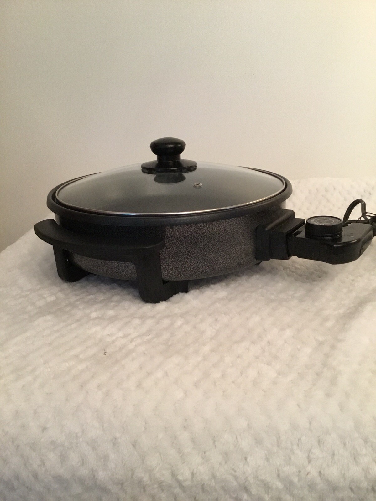 Chef's Counter Round Electric Skillet 12" Vented Glass Lid Aluminum Hot
