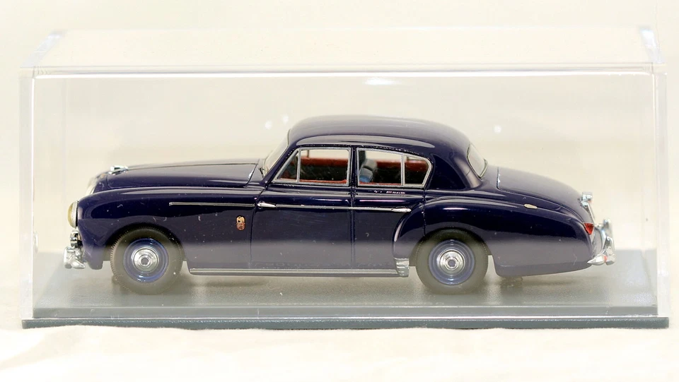1/43 NEO Scale Models NEO45155 Lagonda 3 Litre 4 door saloon dk blue 1955 NIB - Image 3 of 4
