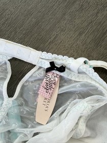 Victoria&rsquo;s Secret Sexy Little Things White Lace Garter Slip 34C NWT