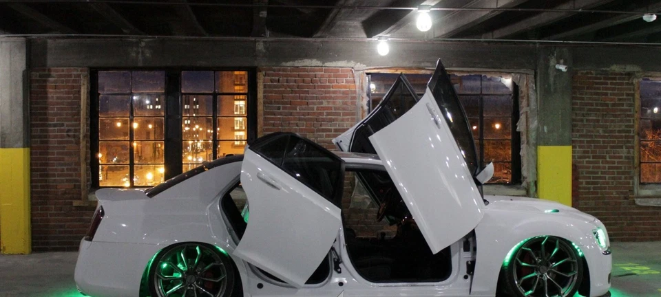 Kit de puerta vertical Chrysler 300 2011-2023 “Lambo” - atornillable, HECHO EN EE. UU. Foto 3 de 4