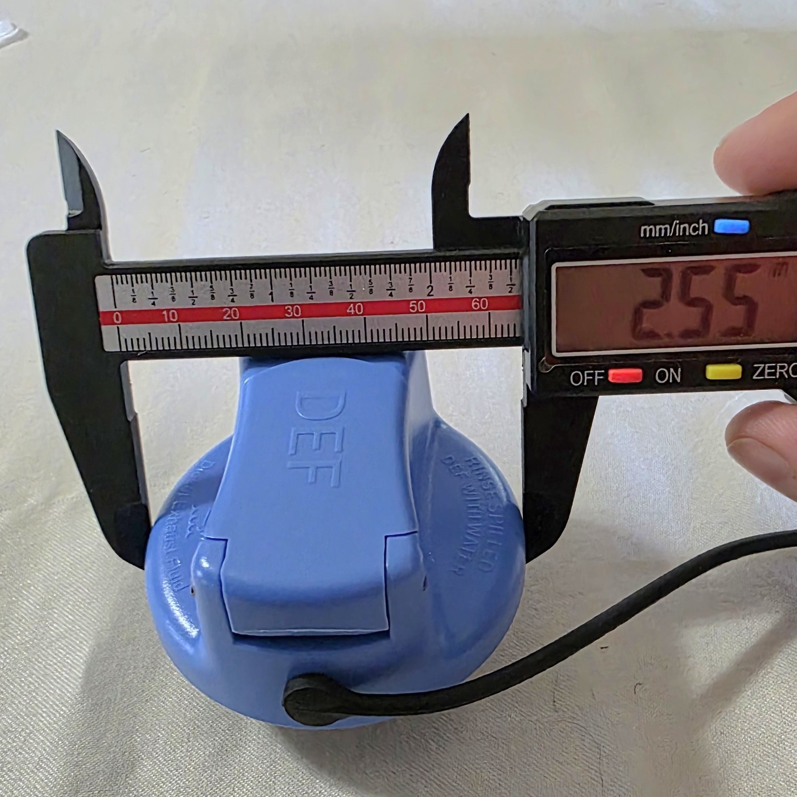 Motorad DEF104 Locking Diesel Exhaust Fluid (DEF) Filler Cap New In Box 10525