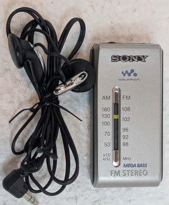 Sony Walkman SRF-S84 AM/FM Super Compact Pocket Radio Mega Bass Silver Tested