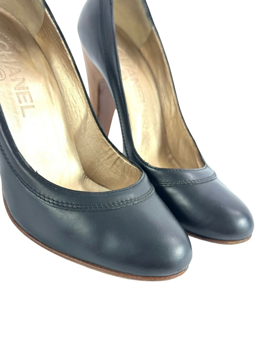 CHANEL Interlocking CC Black Leather Vintage Heeled Pumps Made in