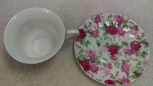 Grace Teaware Teacup & Matching Saucer Red Pink Roses OH2407 - Picture 4 of 5