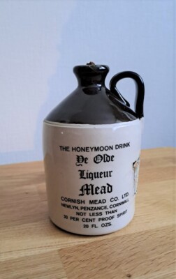 南アフリカ　MOONSHINE  オリジナル　ハンドメイド　インテリア Moonshine Ornament | Old World Christmas™