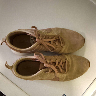 Nike Sneaker Low Top Beige/rose Schnürung Gummisohle EU 39 UK 5,5