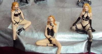 3x Sklavin & Domina SM Figuren Set Kantenhocker