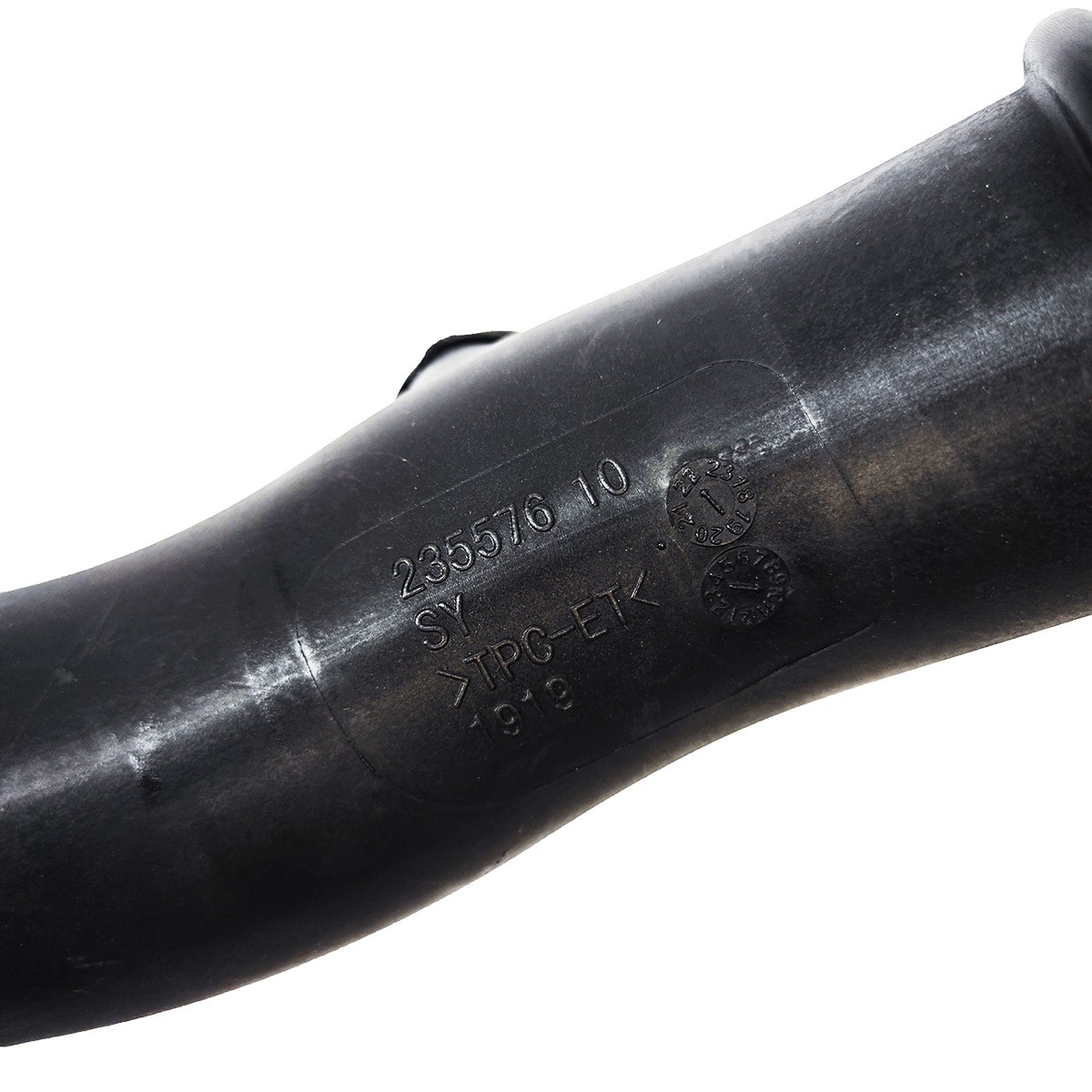 New Turbo Intercooler Pipe Hose Rear Duct 13717609811 For BMW 535i 3.0L 