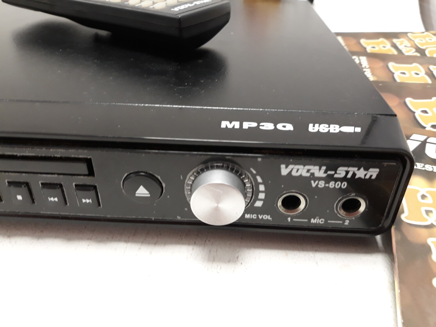 Vocal Star Karaoke Machine VS600 W/ Two Corded Mics & CD Discs 16x Hits