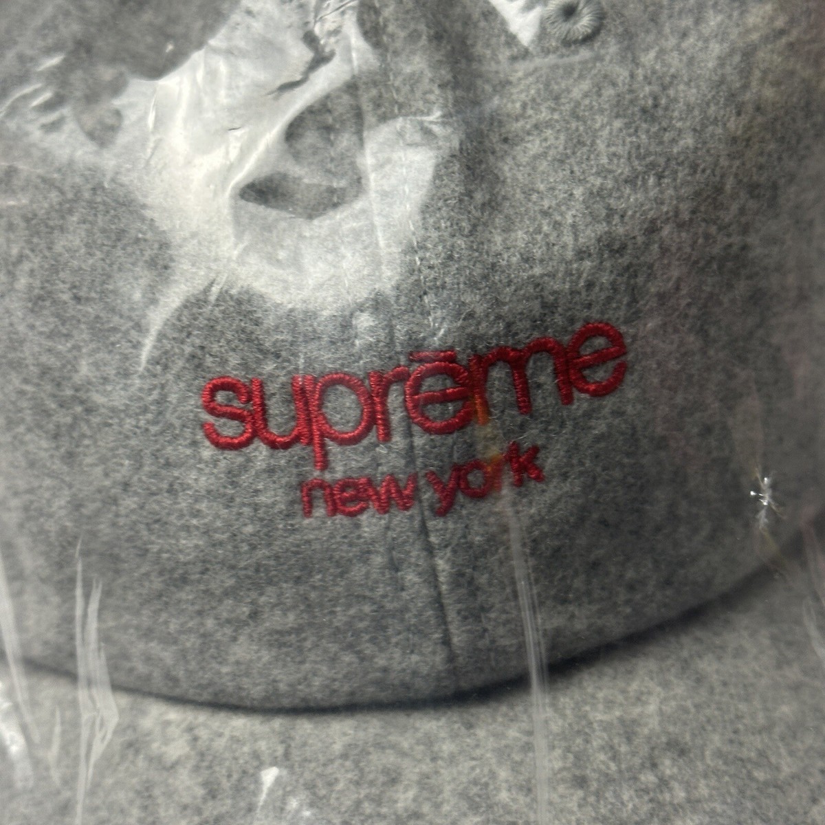 BRAND NEW Supreme Waxed Wool 6-Panel Cap Hat Grey Red FW22 Supreme