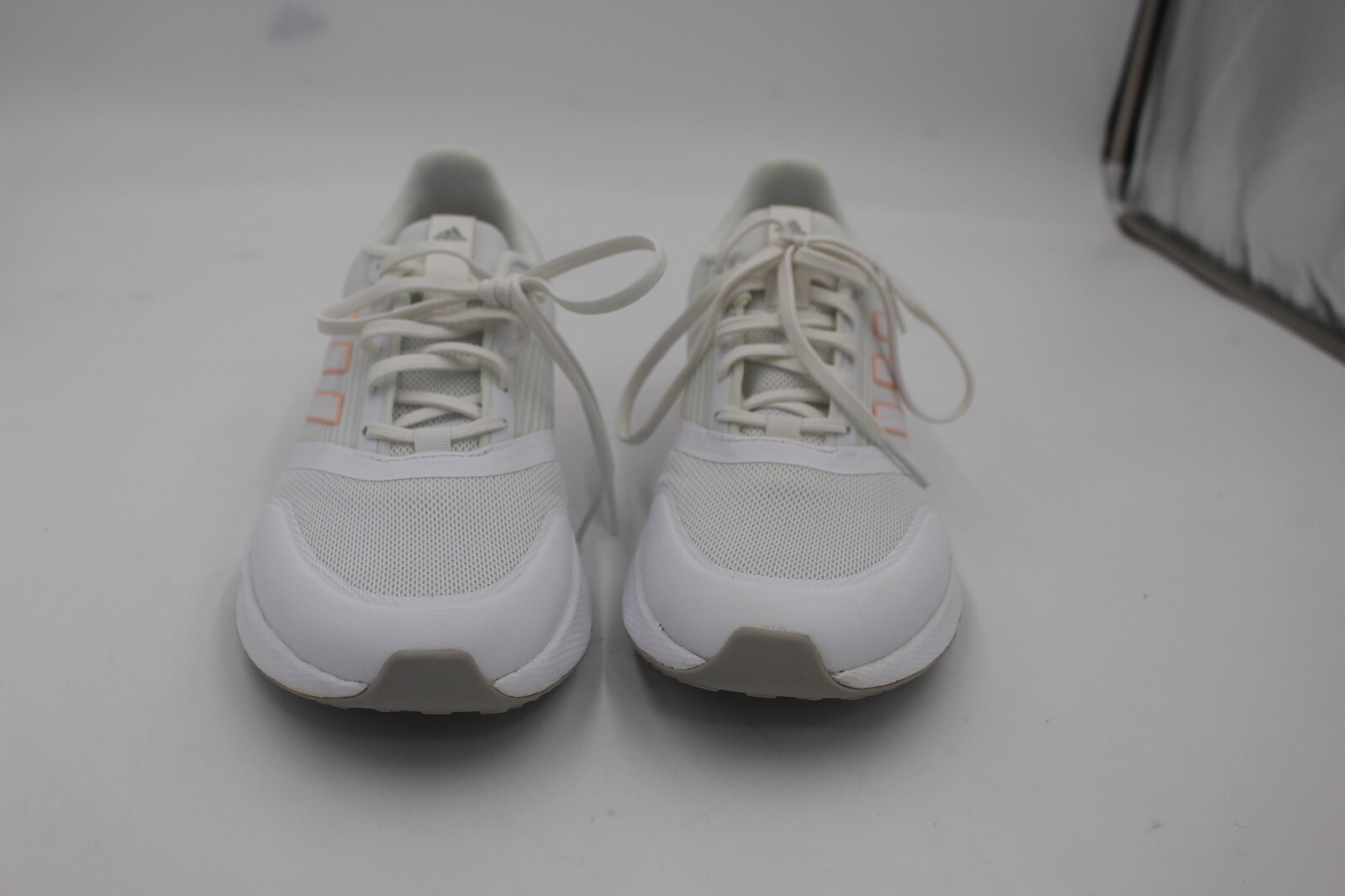 Adidas Nova Flow White Women’s shoe Size 8 Adidas Nova Flow White Women’s shoe Size 8