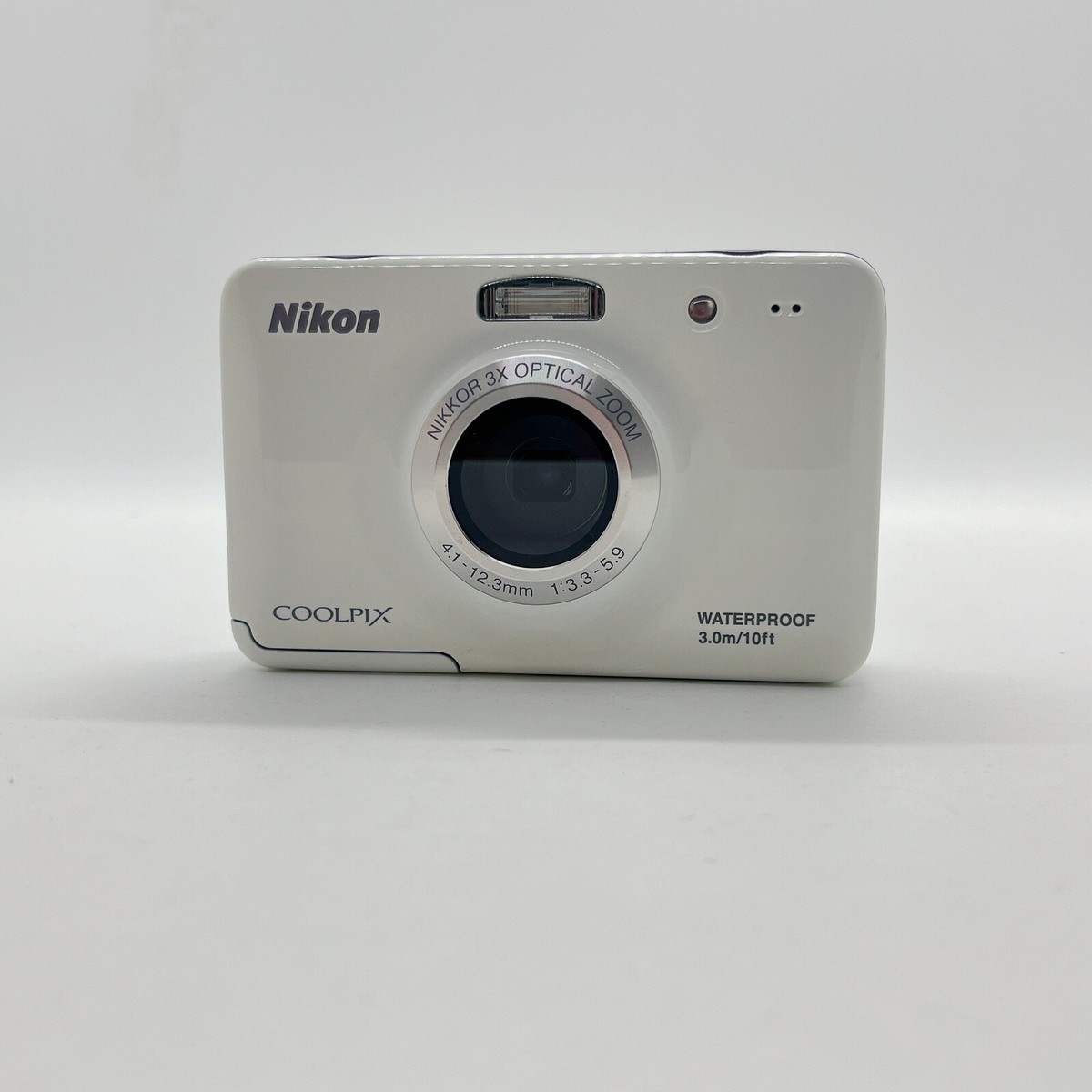 動作品】Nikon ニコン COOLPIX S30 水中カメラ ホワイト Amazon