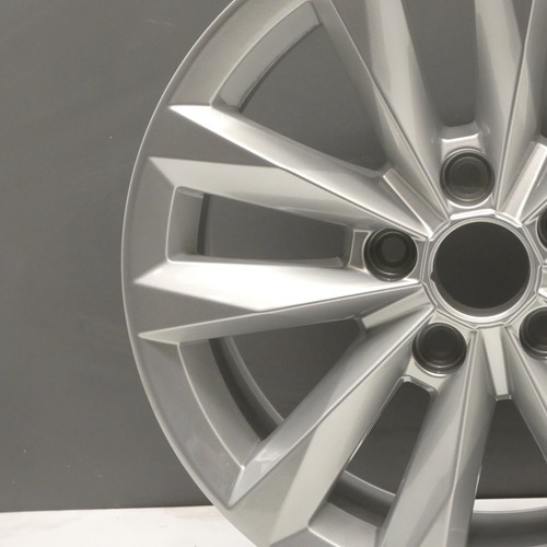 AUDI A3 8Y SE SILVER 16" ALLOY WHEEL RIM 7J OEM 8Y0601025 GENUINE X1 - Picture 5 of 13