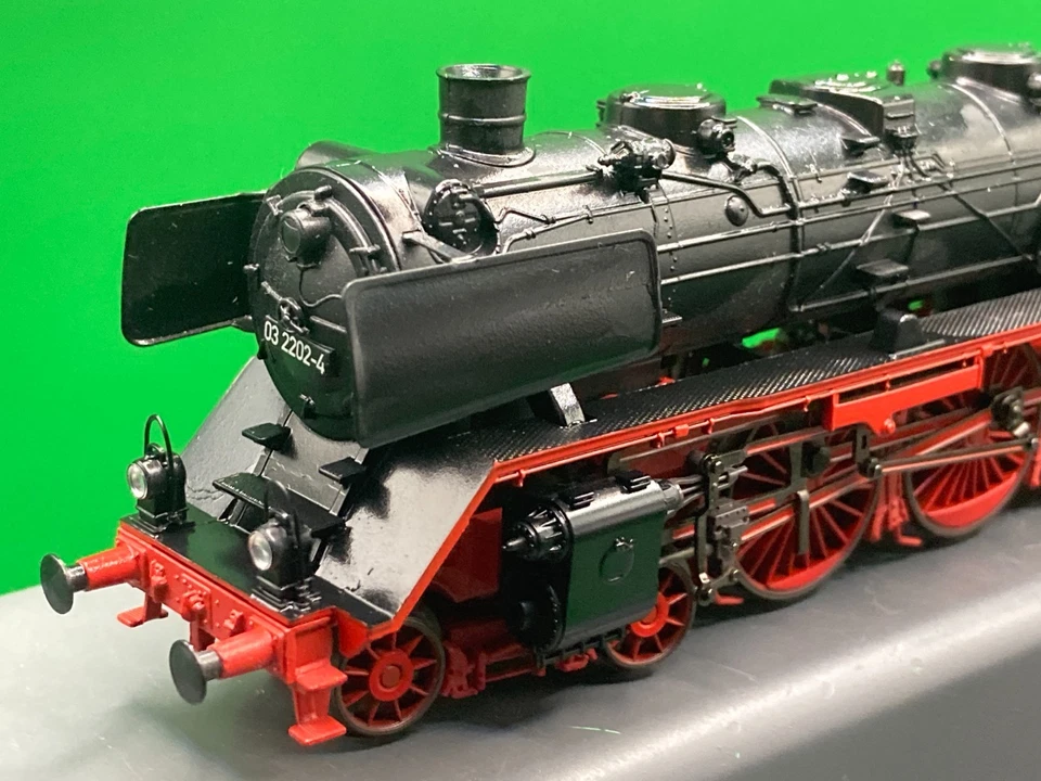 TRIX HO 22144 CLASS BR 03 4-6-2 OF THE DRG 03.2202-4 DCC SOUND FITTED - NO BOX - Image 4 of 4