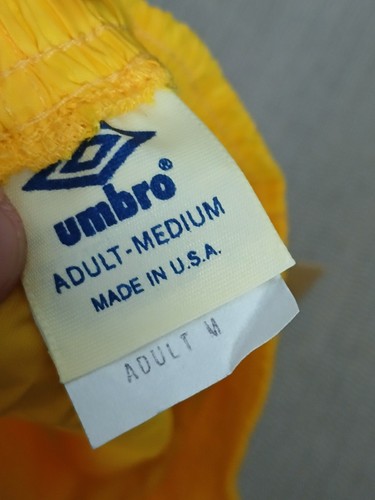 Vintage 80's Umbro Yellow Nylon Athletic Football FutbolSOCCER Shorts Medium NWT - Picture 3 of 3