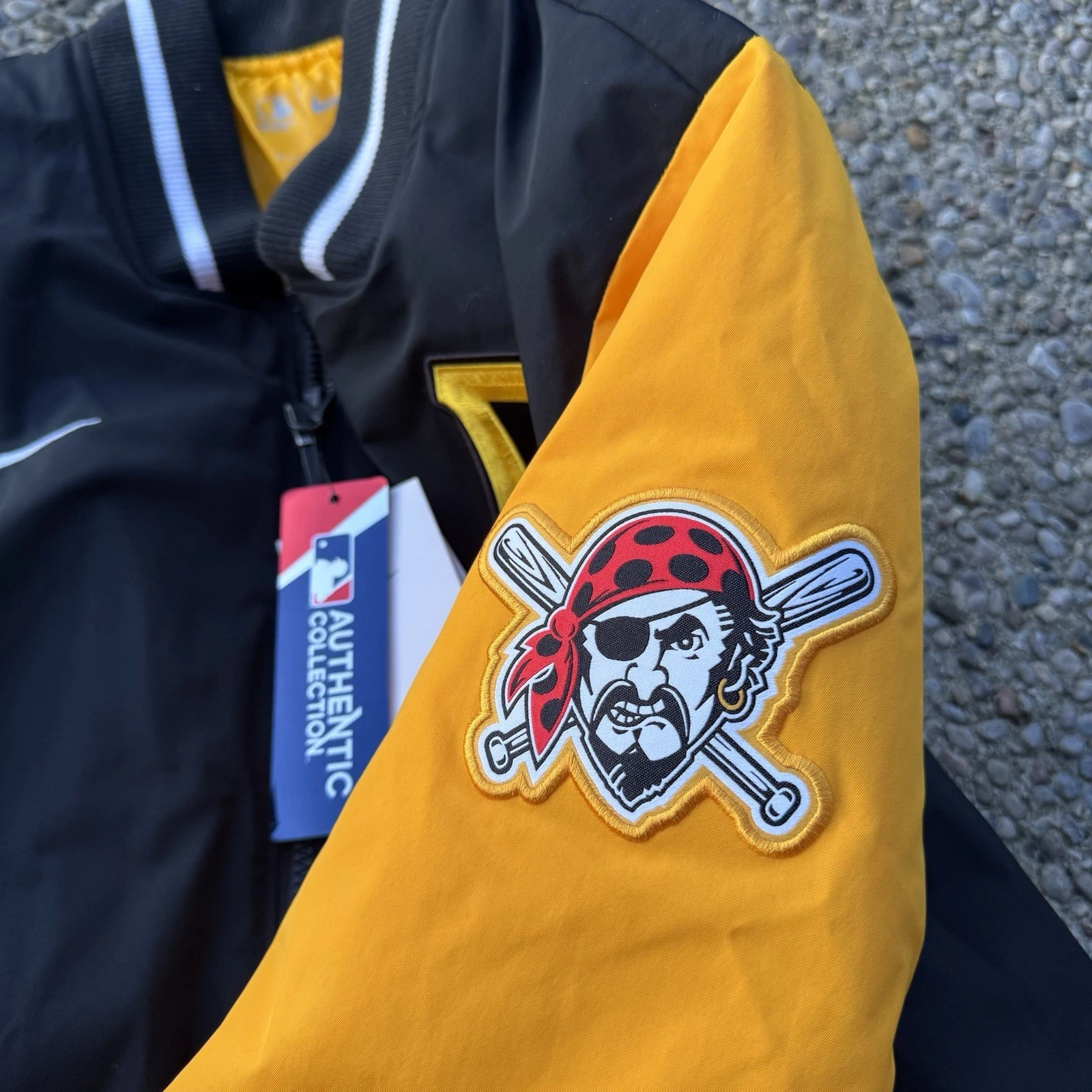 Pittsburgh Pirates Nike Dugout Performance Full Zip Jacket Men’s Sz L New W Tags - product detail image 5
