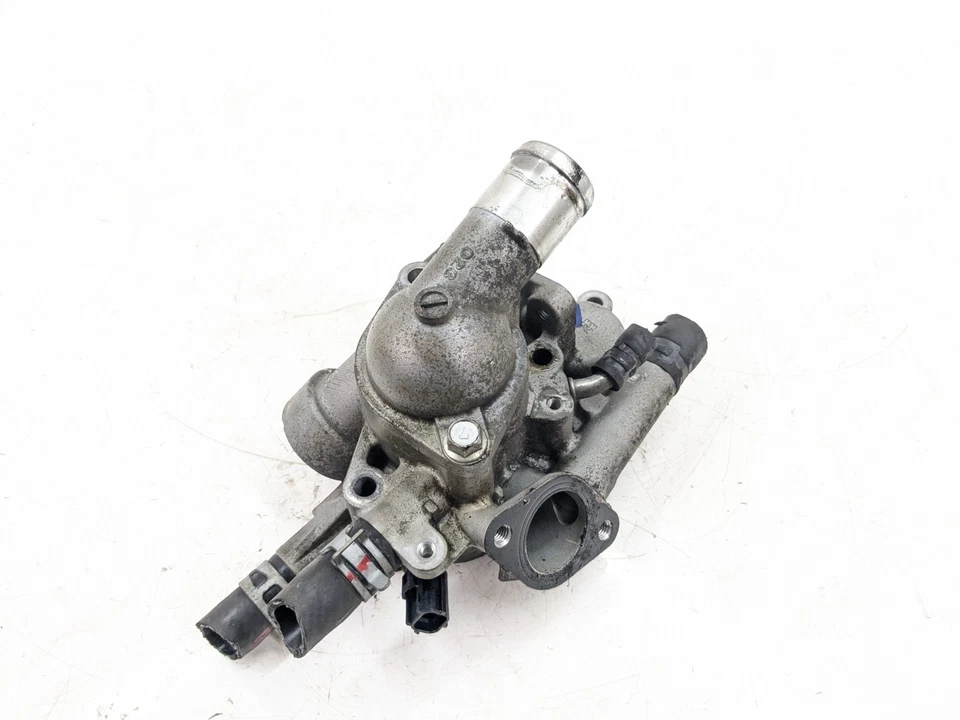 CARCASA TERMOSTATO MITSUBISHI OUTLANDER MK3 2.0 PHEV / 4B11 HÍBRIDO GASOLINA 2014 Foto 2 de 4