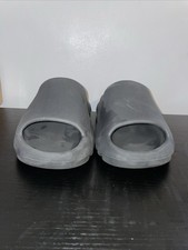 adidas Yeezy Slides 'Onyx' Size 10 Ships SAME DAY OR NEXT DAY