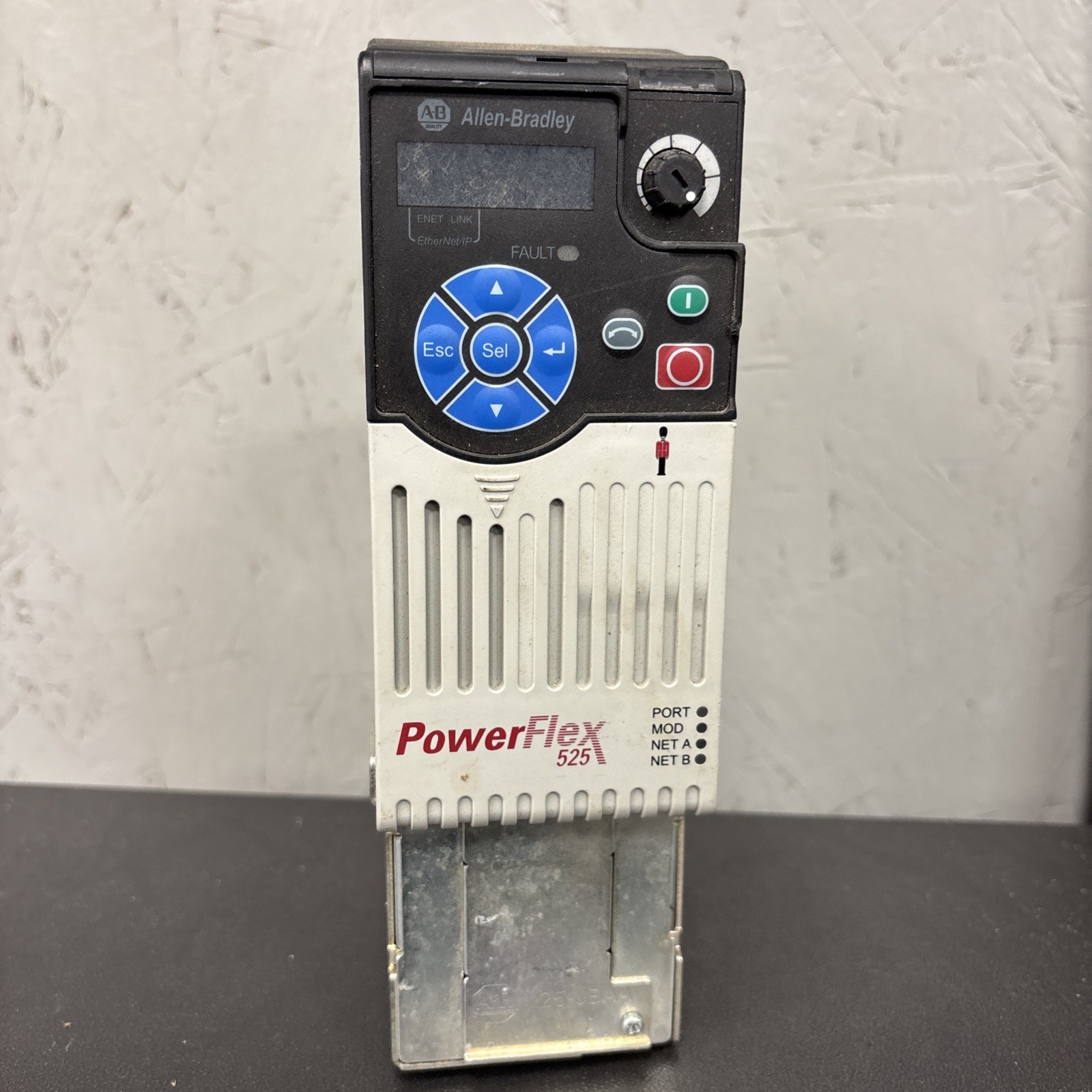 ALLEN BRADLEY 25B-D6P0N114    Power flex 525 