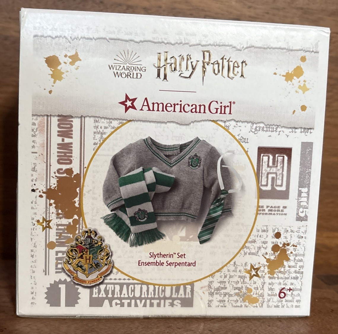 ¡NUEVO! American Girl Harry Potter Hogwarts Slytherin Suéter Bufanda Conjunto de Corbata Nuevo en Caja