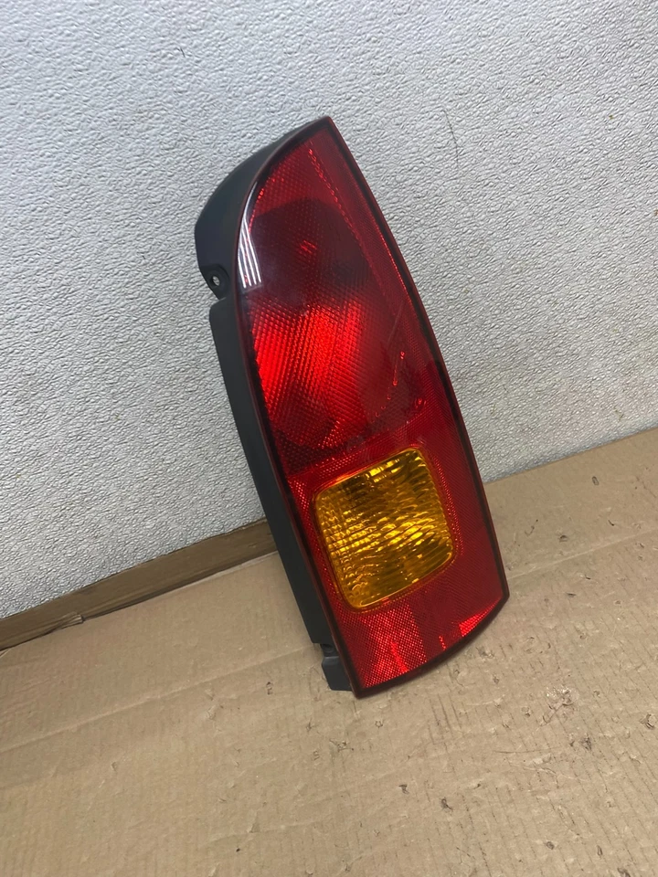 Luz trasera lateral derecha Nissan Quest 1999 a 2000 pasajero OEM U2955 DW Foto 3 de 4