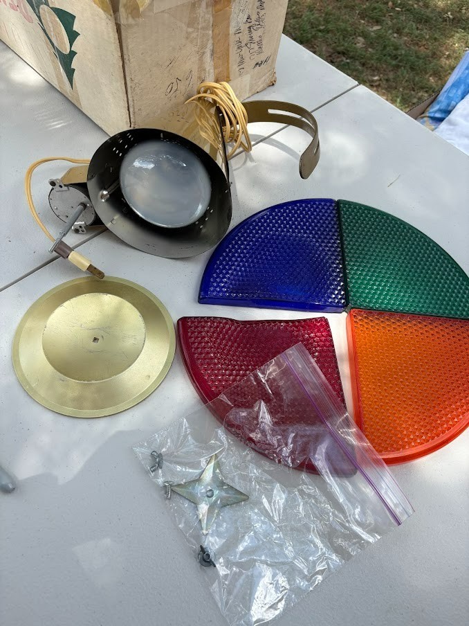 6FT STAINLESS ALUMINUM CHRISTMAS TREE ALUMINUM SPECIALTY W/ COLOR WHEEL