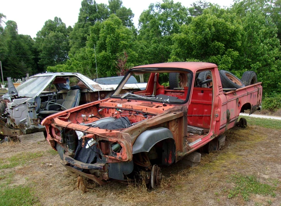 Chevrolet Luv 1979 camioneta (Isuzu) regulador de ventana derecha con canal de vía Foto 2 de 4