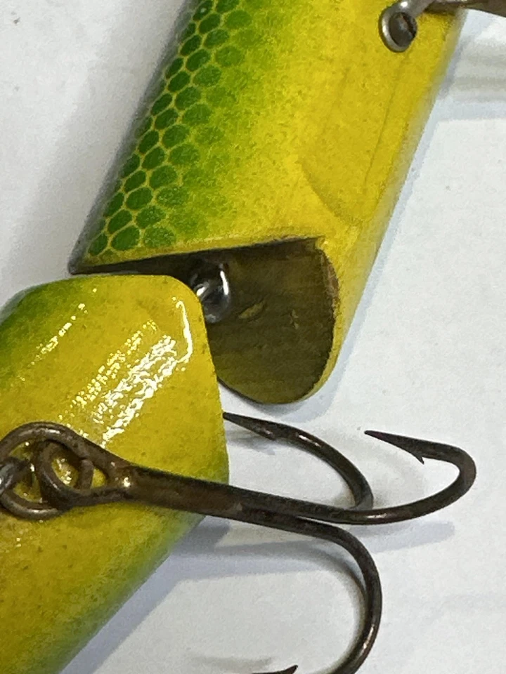 Wood Fishing Lure Perch Pattern Metal Lip Prop Bait - Image 4 of 4