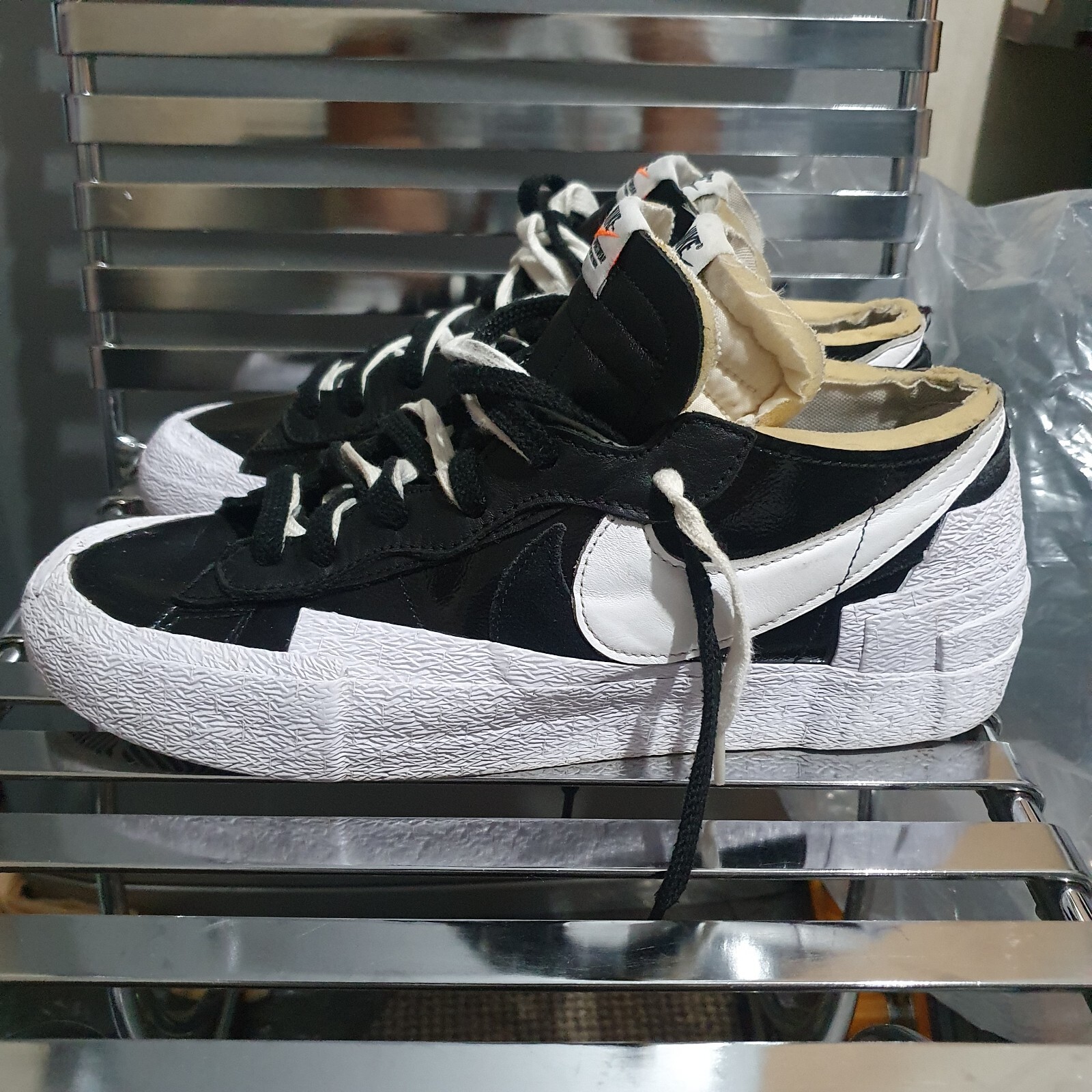 SACAI X NIKE Nike Sacai x Blazer Low Nero Patent Uomo Taglia UK10 Eur 45 Bianco DM6443 001