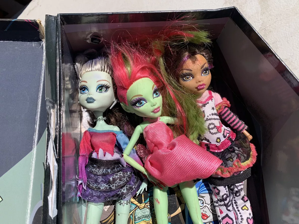 Produtos da categoria Monster High Dolls novos e usados à venda