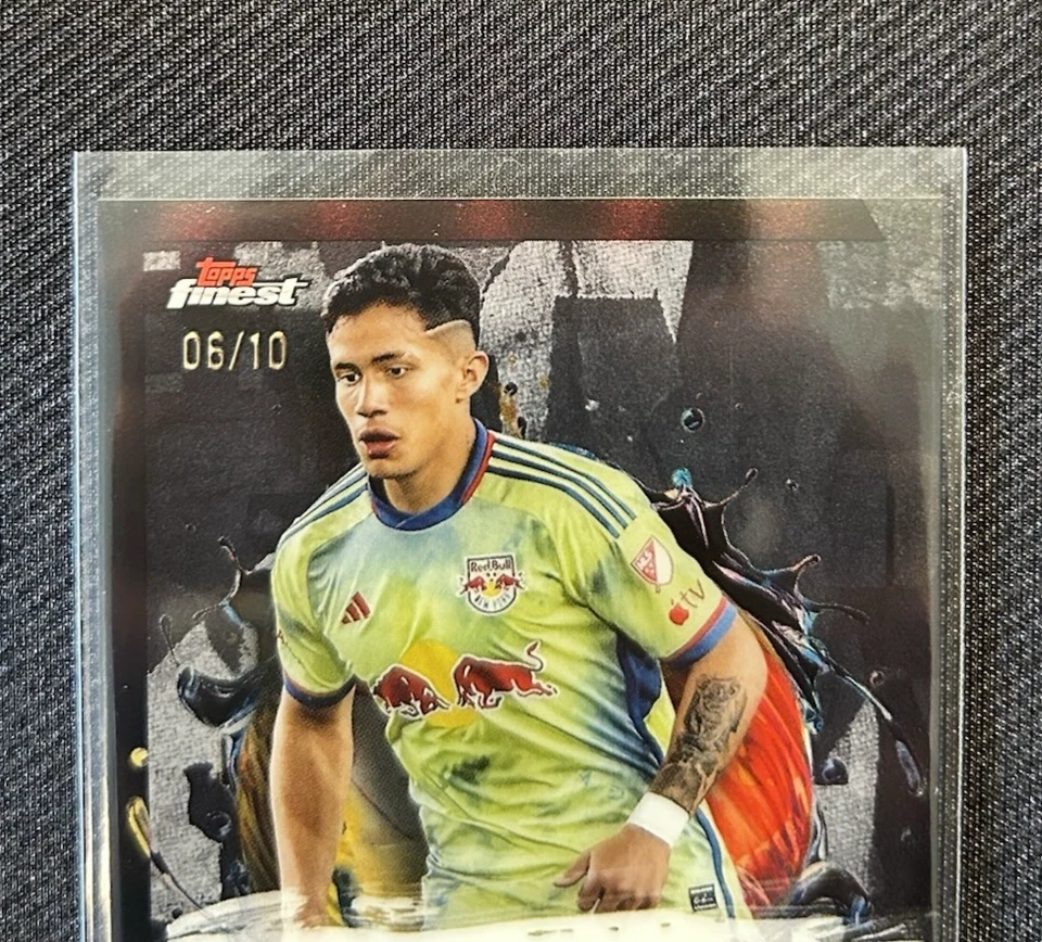 Wikelman Carmona Auto Black /10 RC 2024 Topps Finest MLS New York Red Bulls - Image 4 of 4